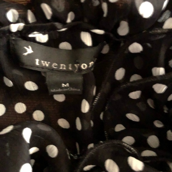 Gorgeous polka dot top - Picture 3 of 3